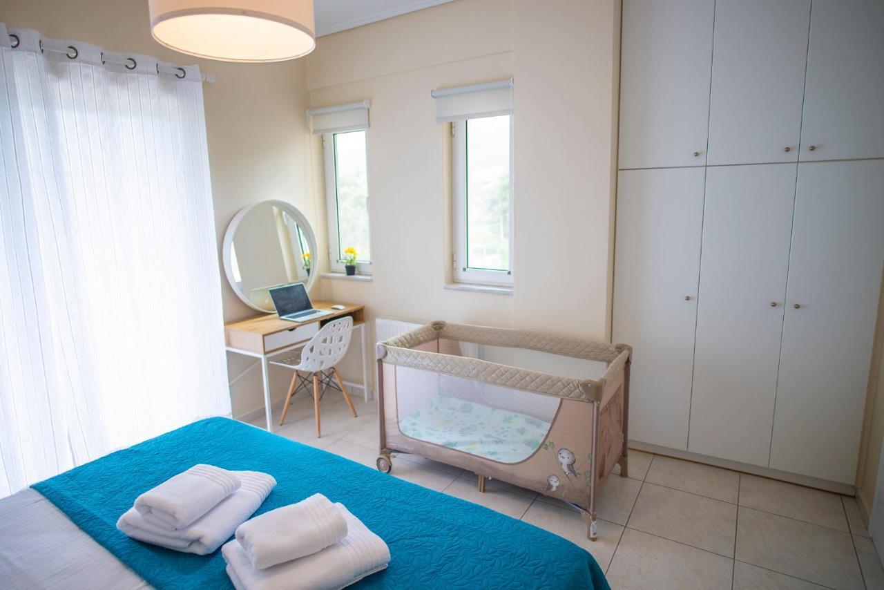 Helios: Charming Beach Home Next To Crystal Waters Néa Mákri Exteriör bild